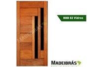 Porta Frisada de Madeira no Embu