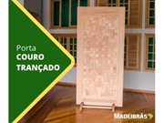 Porta de Demolição de Madeira na Vila Mariana
